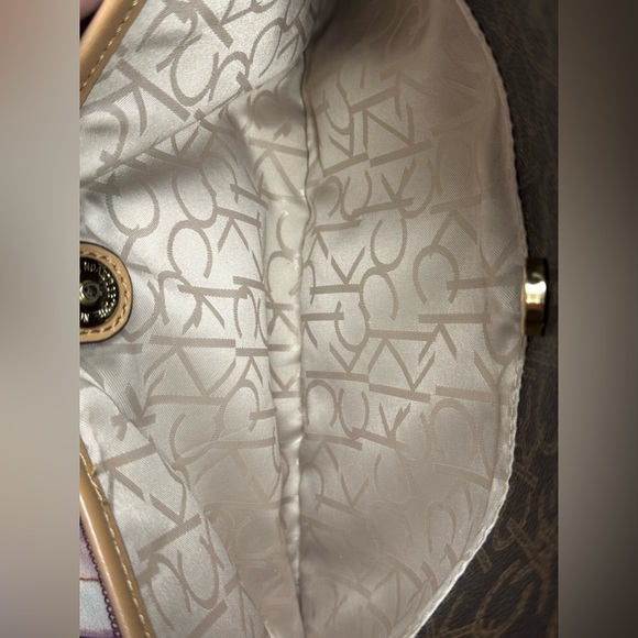 Calvin Klein Monogram Crossbody Purse RN 54163 CA 57151 - Good Condition - Picture 11 of 16